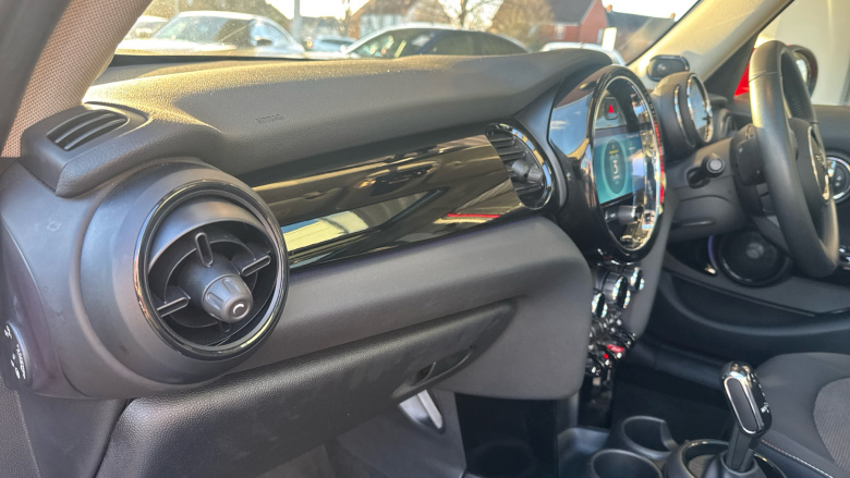 MINI Hatchback 1.5 Cooper Classic II 5dr Auto Petrol Hatchback